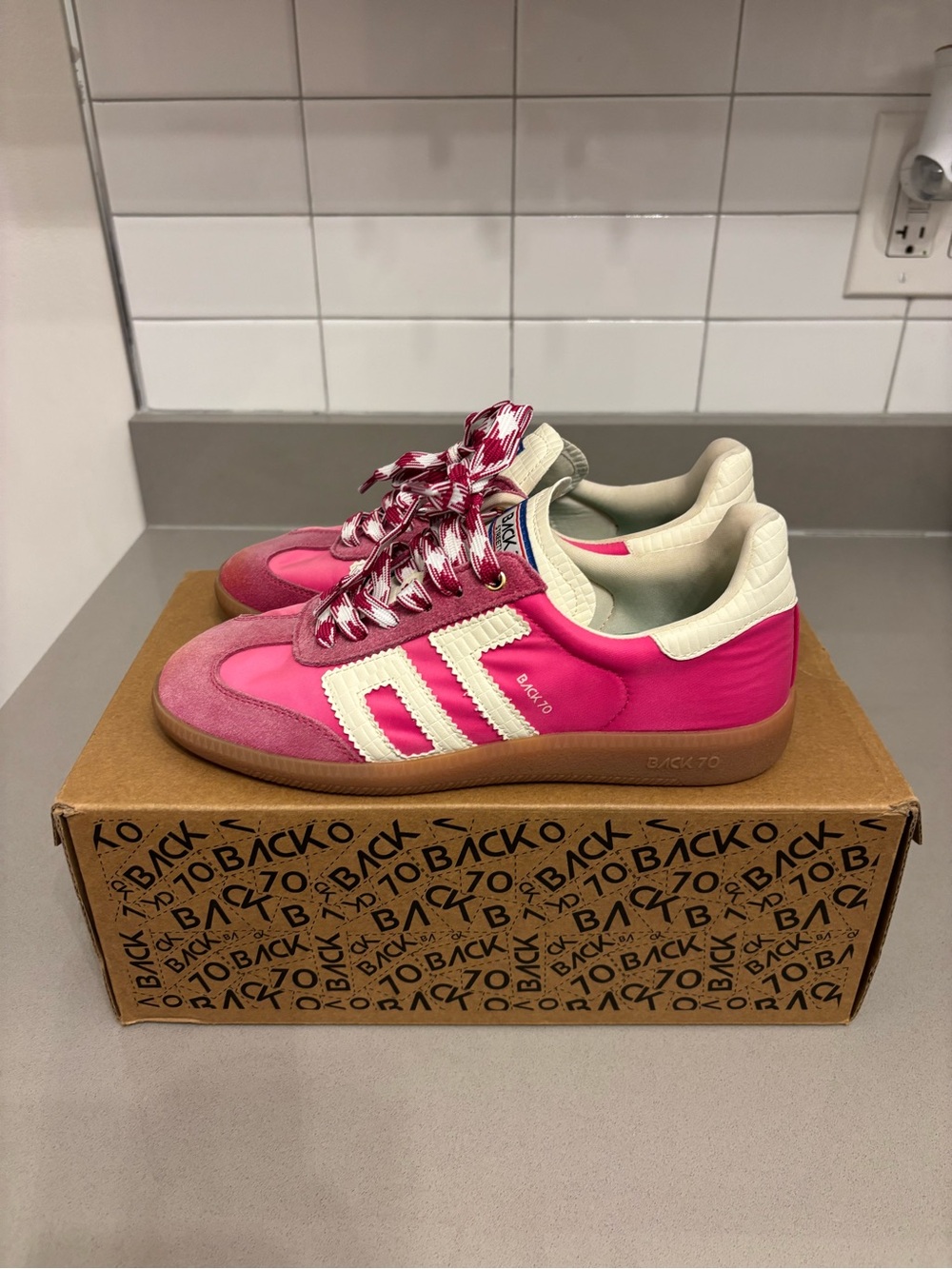 Back 70 Ghost Cherry Pink Retro Sneakers - Women's Pink/White